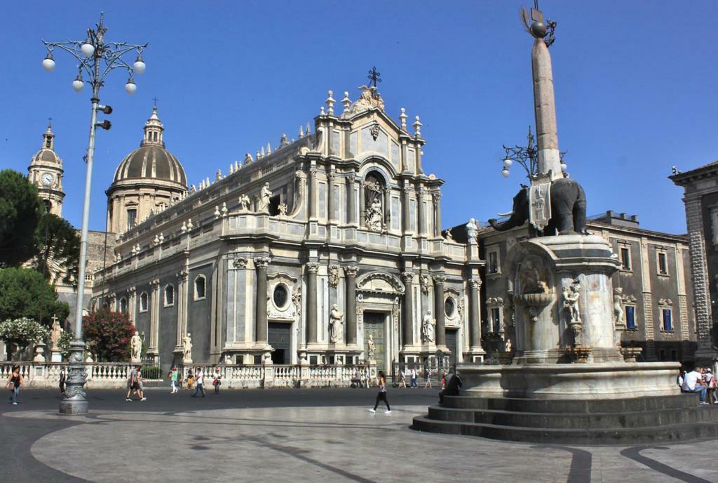 Mansarda In Palazzo D'Epoca Apartment Catania Luaran gambar